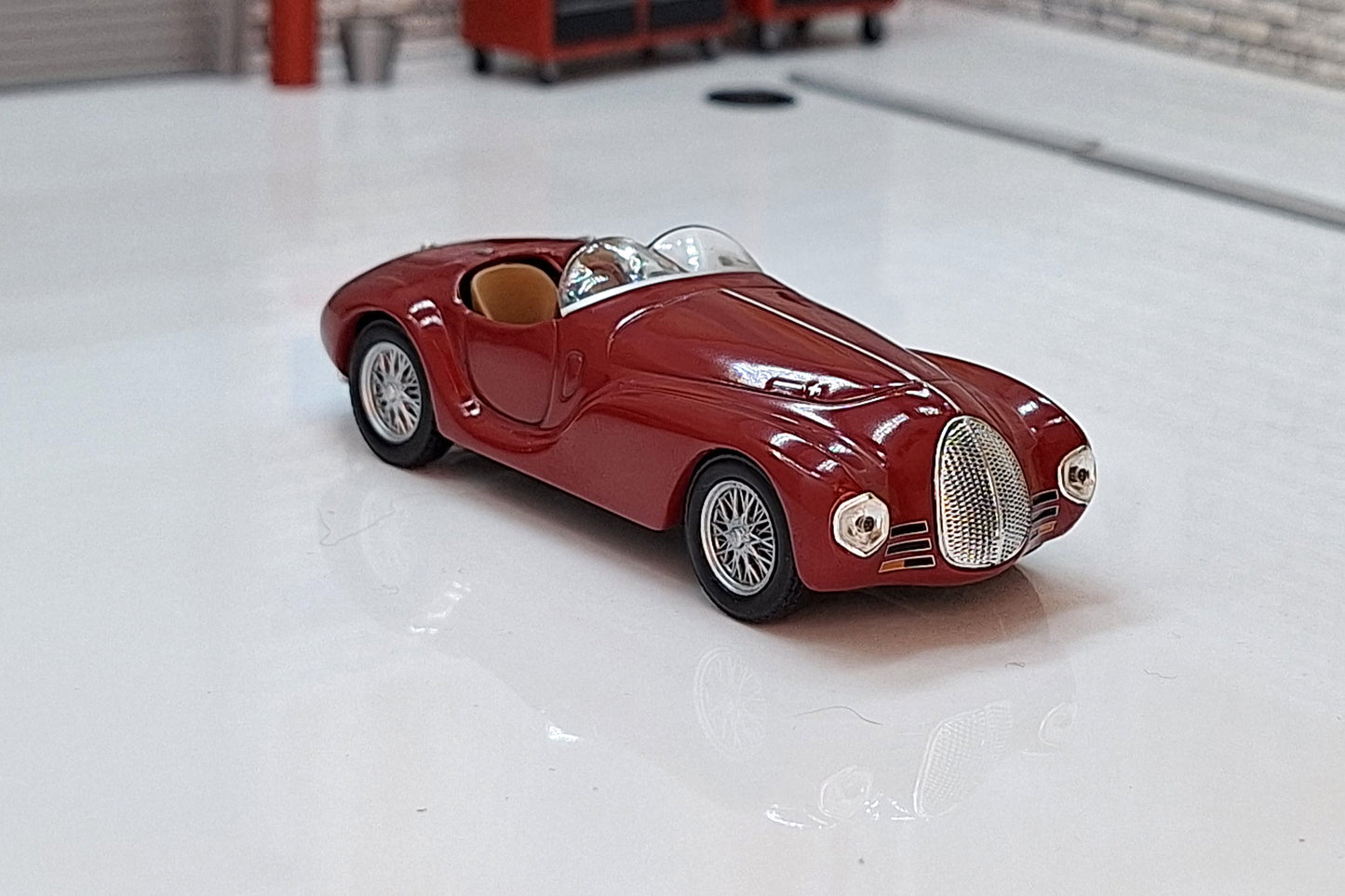 Ferrari Auto Avio Costruzioni 815 1940 1:43 Scale Model Cased