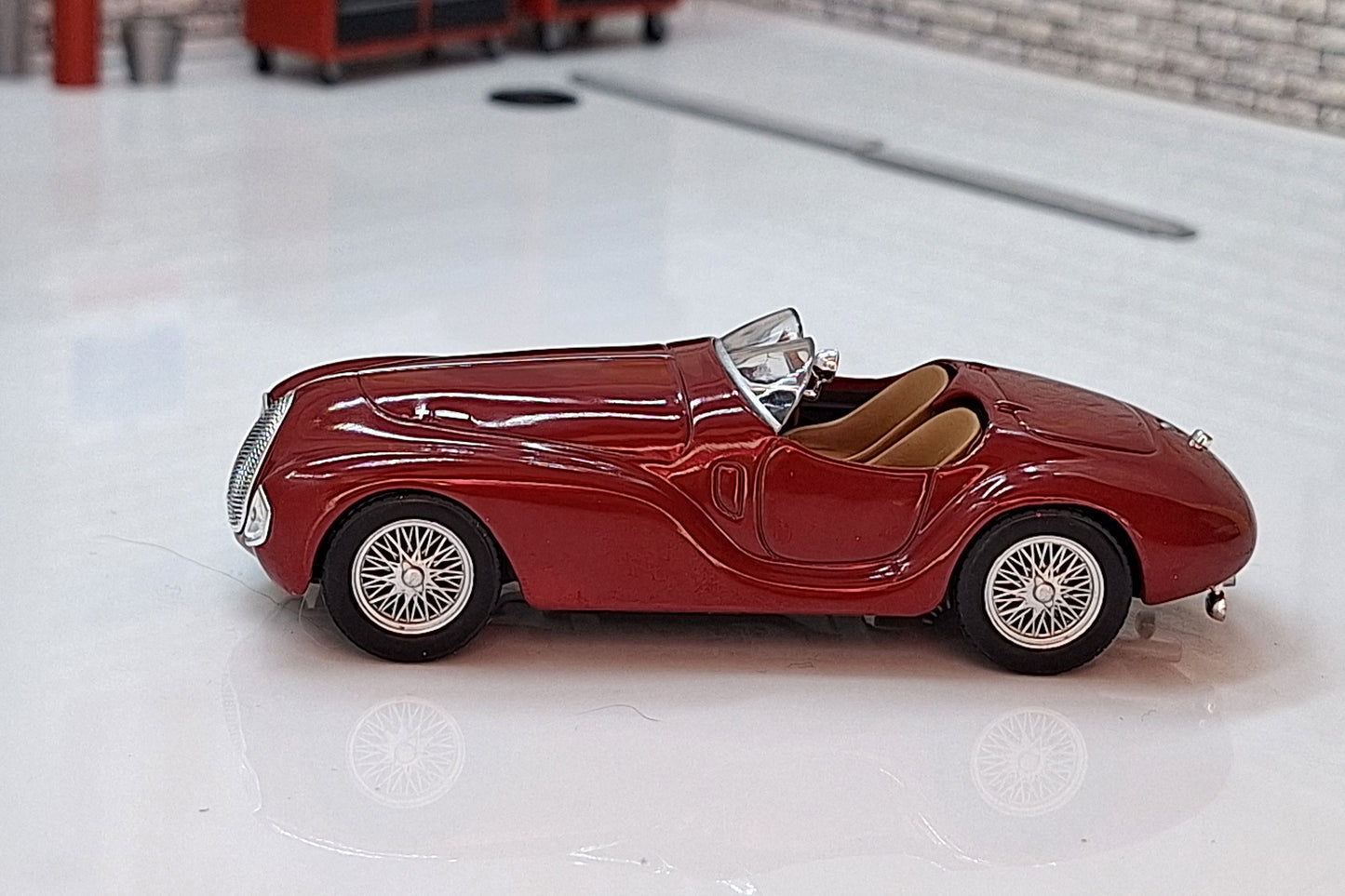 Ferrari Auto Avio Costruzioni 815 1940 1:43 Scale Model Cased