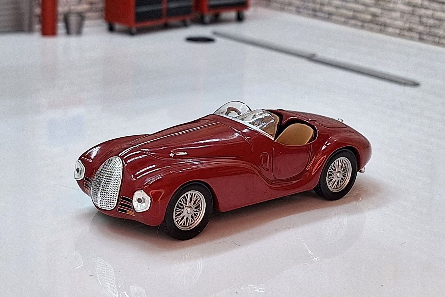 Ferrari Auto Avio Costruzioni 815 1940 1:43 Scale Model Cased