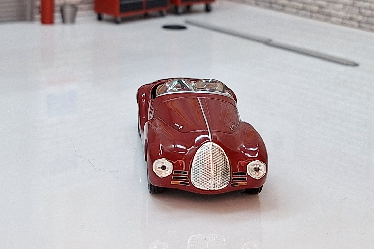 Ferrari Auto Avio Costruzioni 815 1940 1:43 Scale Model Cased