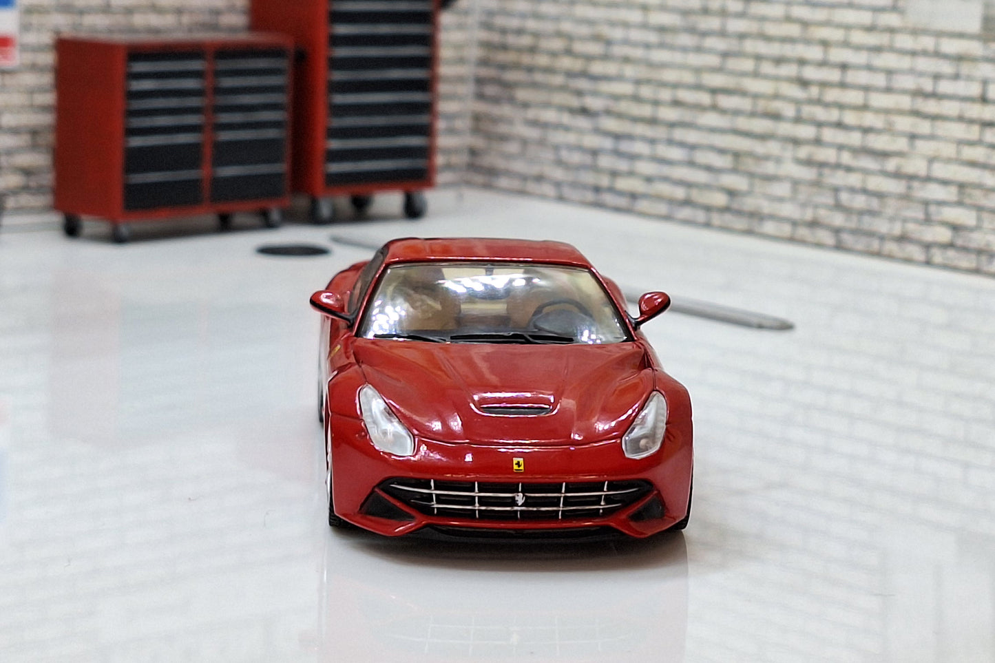 Ferrari F12 Berlinetta 2012 - Red 1:43 Scale Model Cased