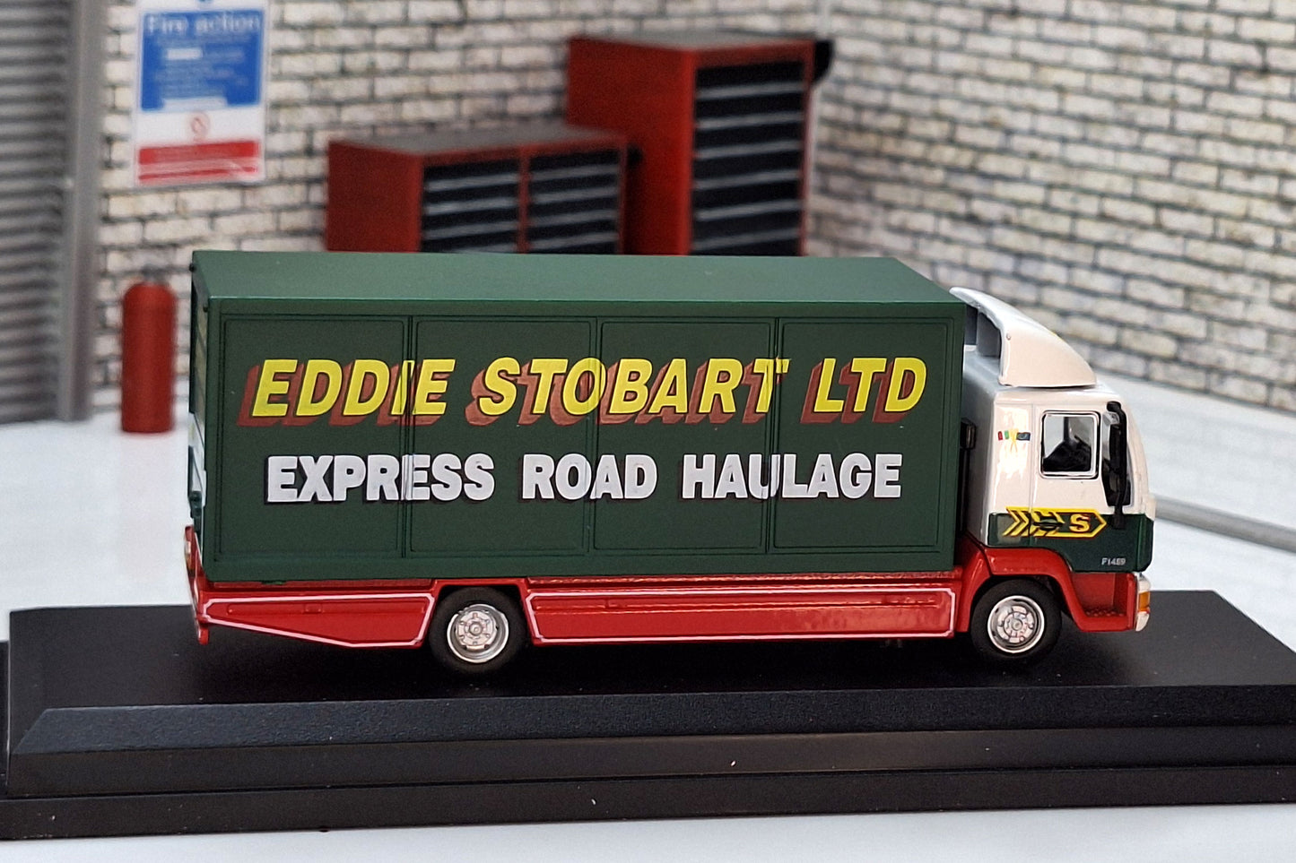 MAN L2000 Box Van -Valarie Ann - Eddie Stobart Truck 1:76 Scale Model