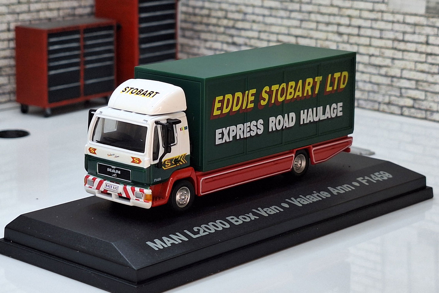 MAN L2000 Box Van -Valarie Ann - Eddie Stobart Truck 1:76 Scale Model