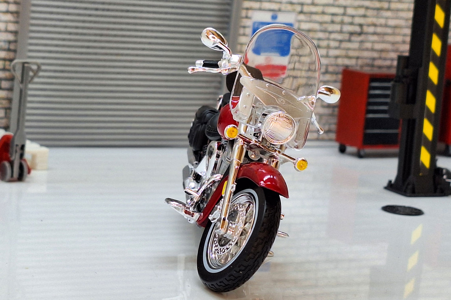Yamaha 2001 Road Star Silverado - Red 1:18 Scale