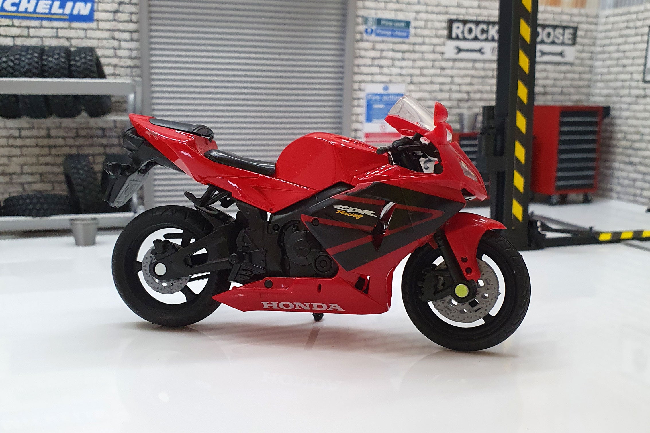 Honda shop cbr600rr red