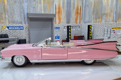 1959 CADILLAC ELDORADO BIARRITZ - Pink  1:18 Scale Model Car Deluxe Range