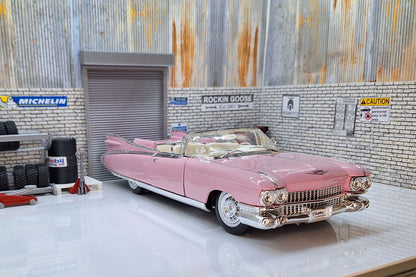 1959 CADILLAC ELDORADO BIARRITZ - Pink  1:18 Scale Model Car Deluxe Range