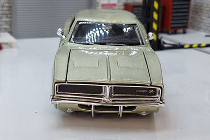 Dodge Charger R/T 1969 Silver  1:24 Scale