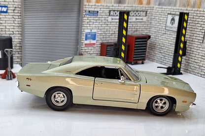 Dodge Charger R/T 1969 Silver  1:24 Scale