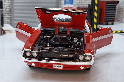 1970 Dodge Challenger R/T Coupe Red  1:24 Scale