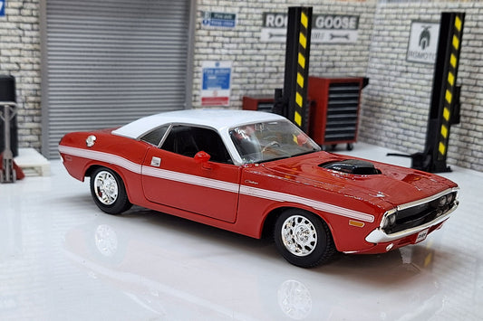 1970 Dodge Challenger R/T Coupe Red  1:24 Scale