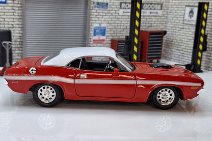 1970 Dodge Challenger R/T Coupe Red  1:24 Scale