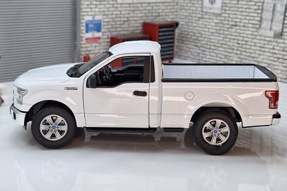 Ford 2015 F-150 Pickup Regular Cab White 1:24 Scale Car Model