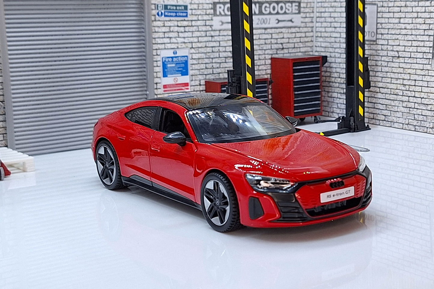 2022 AUDI E-TRON GT 1:24 Scale Model