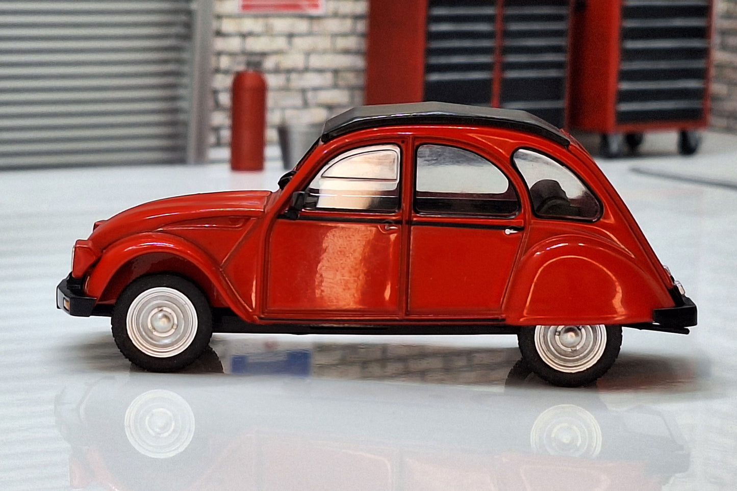 Les Super America Citroen  3CV 1987 - Red 1:43 Scale