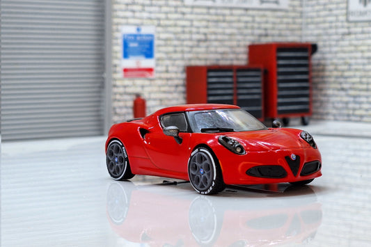 Alfa Romeo 4C 2013 Cased 1:43 Scale Supercar