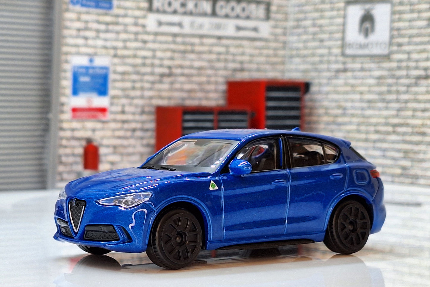 Alfa Romeo Stelvio - Blue 1:43 Scale Bburago