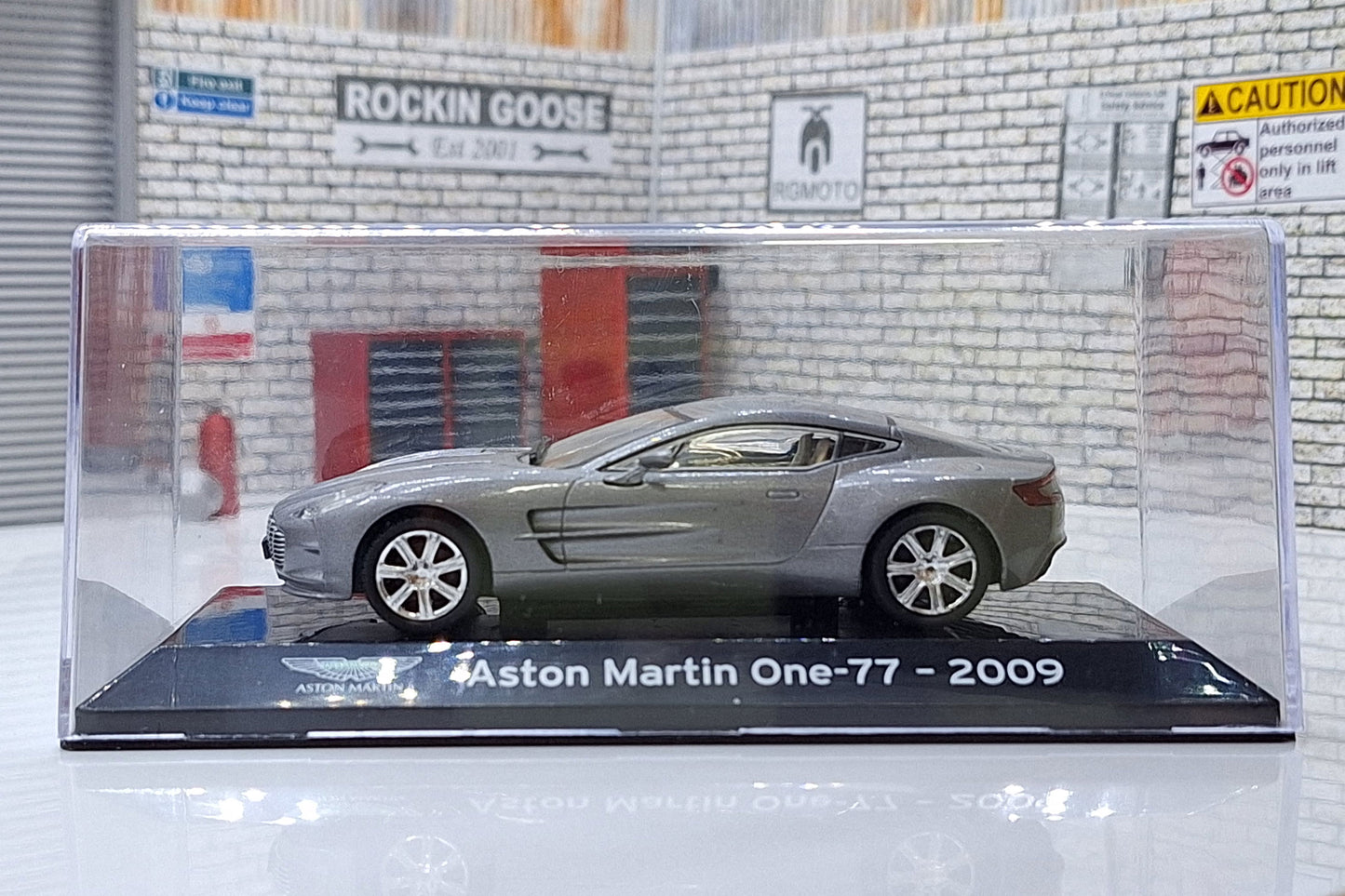 Aston Martin One 77 2009 Cased 1:43 Scale Supercar