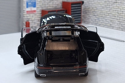 Audi Q7  Black 1:32 scale model Sound & Lights