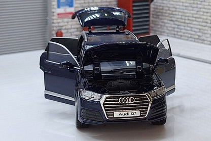 Audi Q7 Blue 1:32 scale model Sound & Lights