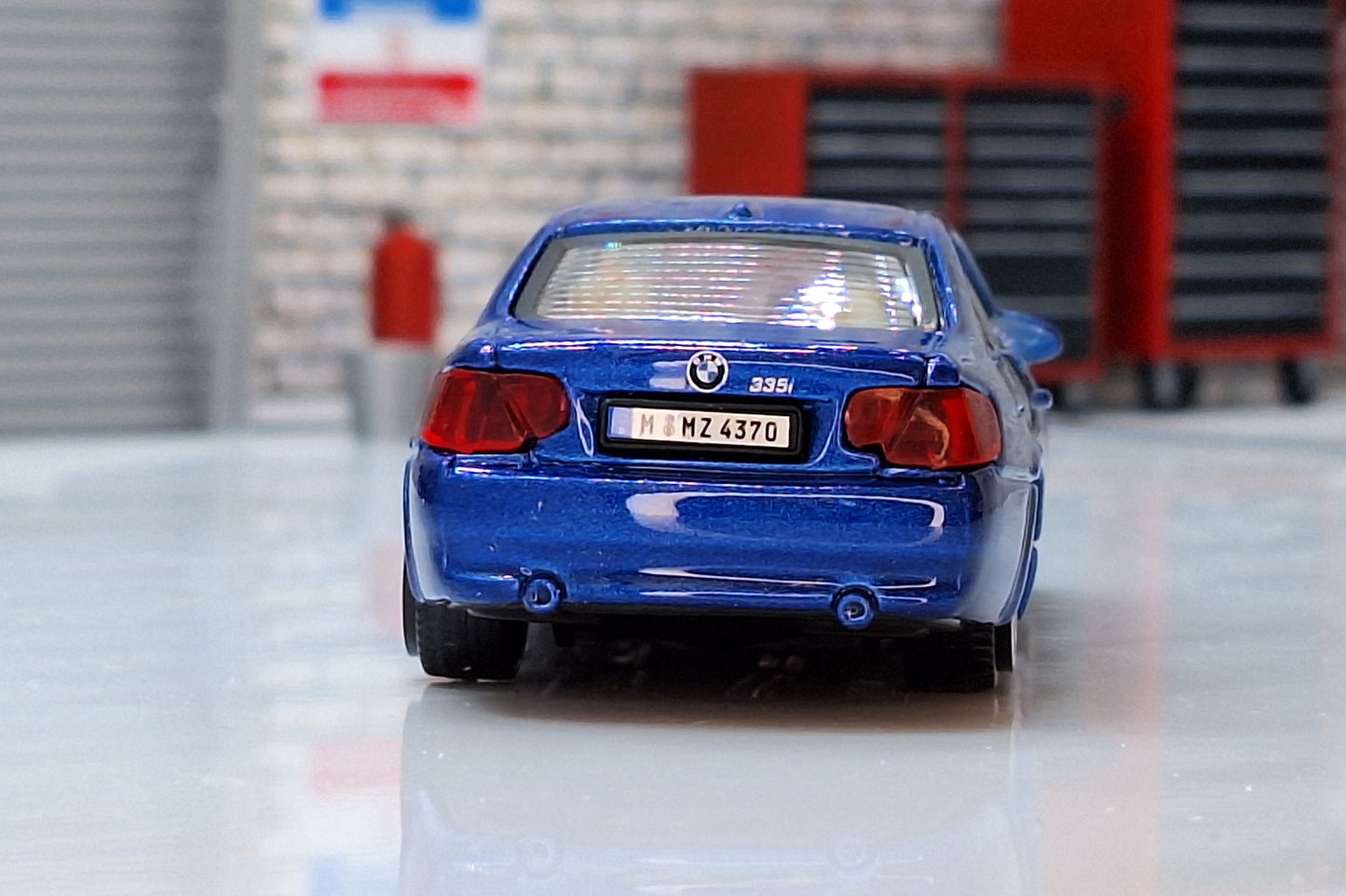 BMW 335i 2008 Blue  1:43 Scale Bburago