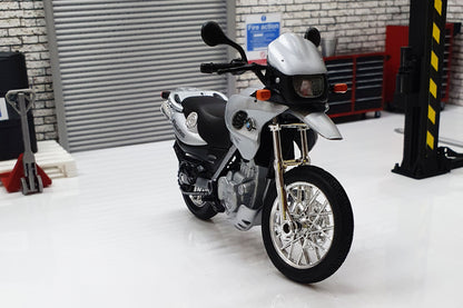 BMW F650 GS, silver 1:18 Scale