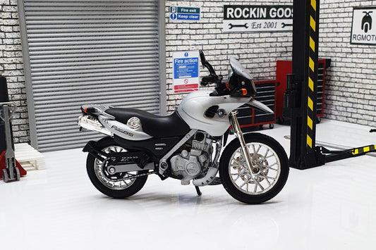 BMW F650 GS, silver 1:18 Scale