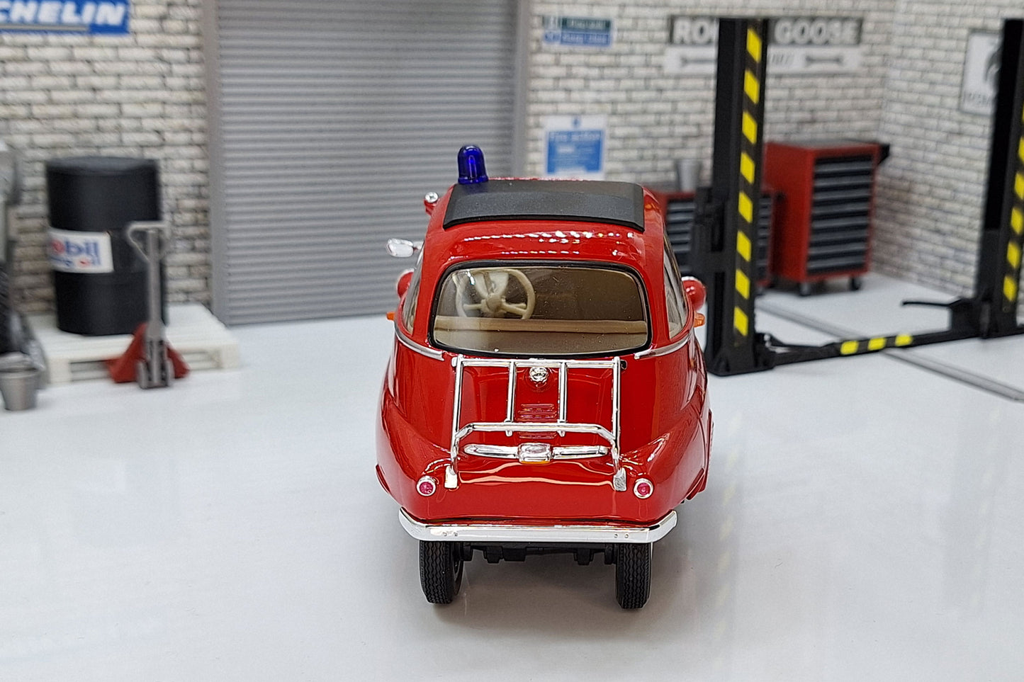 Fire Department FEUERWEHR BMW Isetta  Red Bubble Car 1:18 Scale Car Model