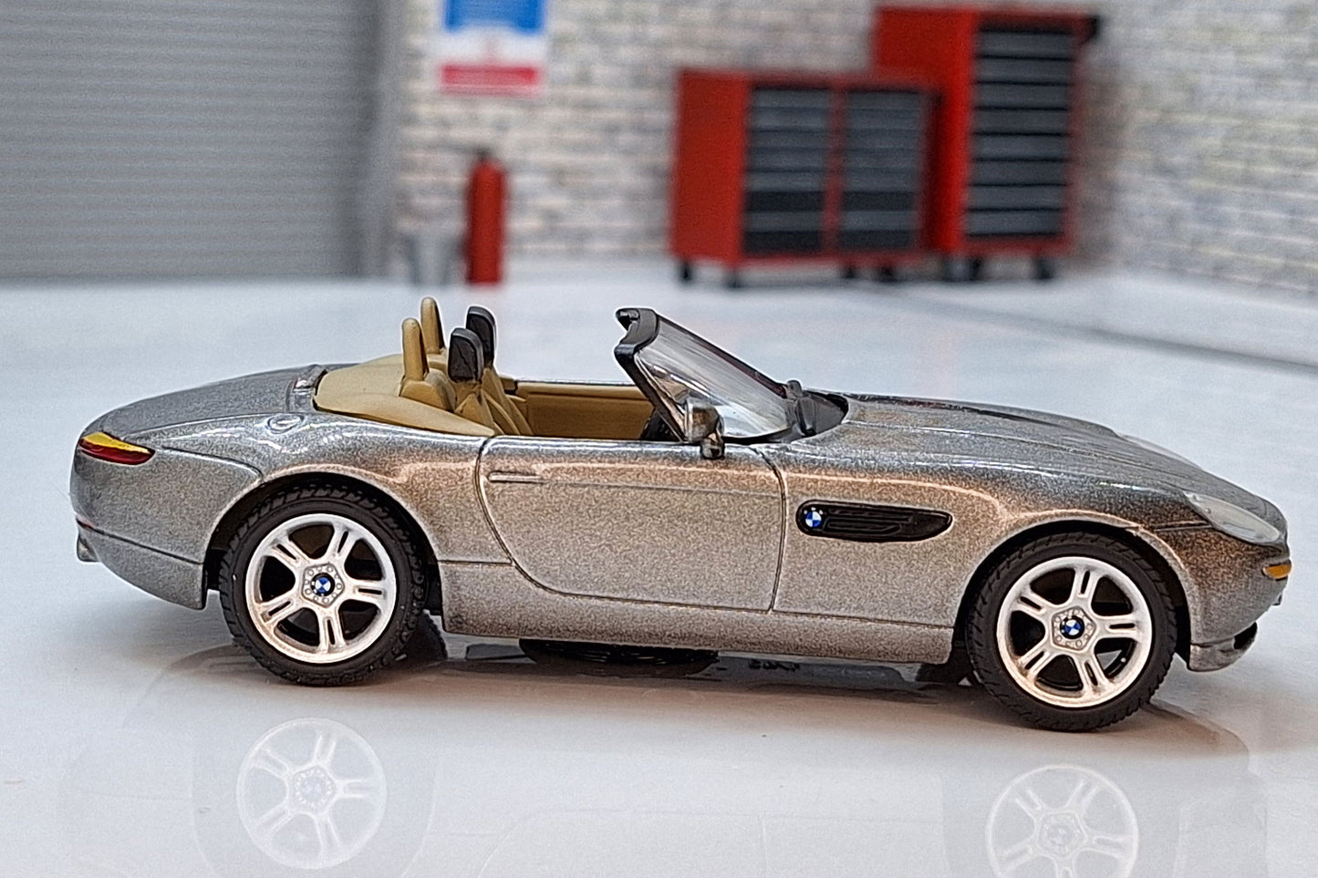 BMW Z8 1:43 Scale