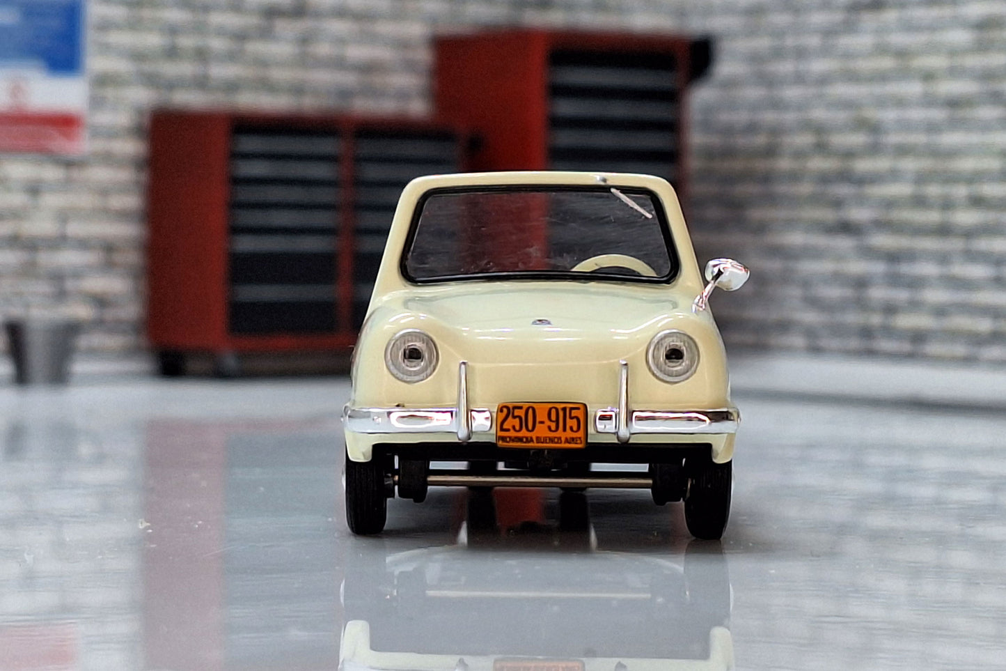 Bambi Sporty 1962 1:43 Fuldamobil