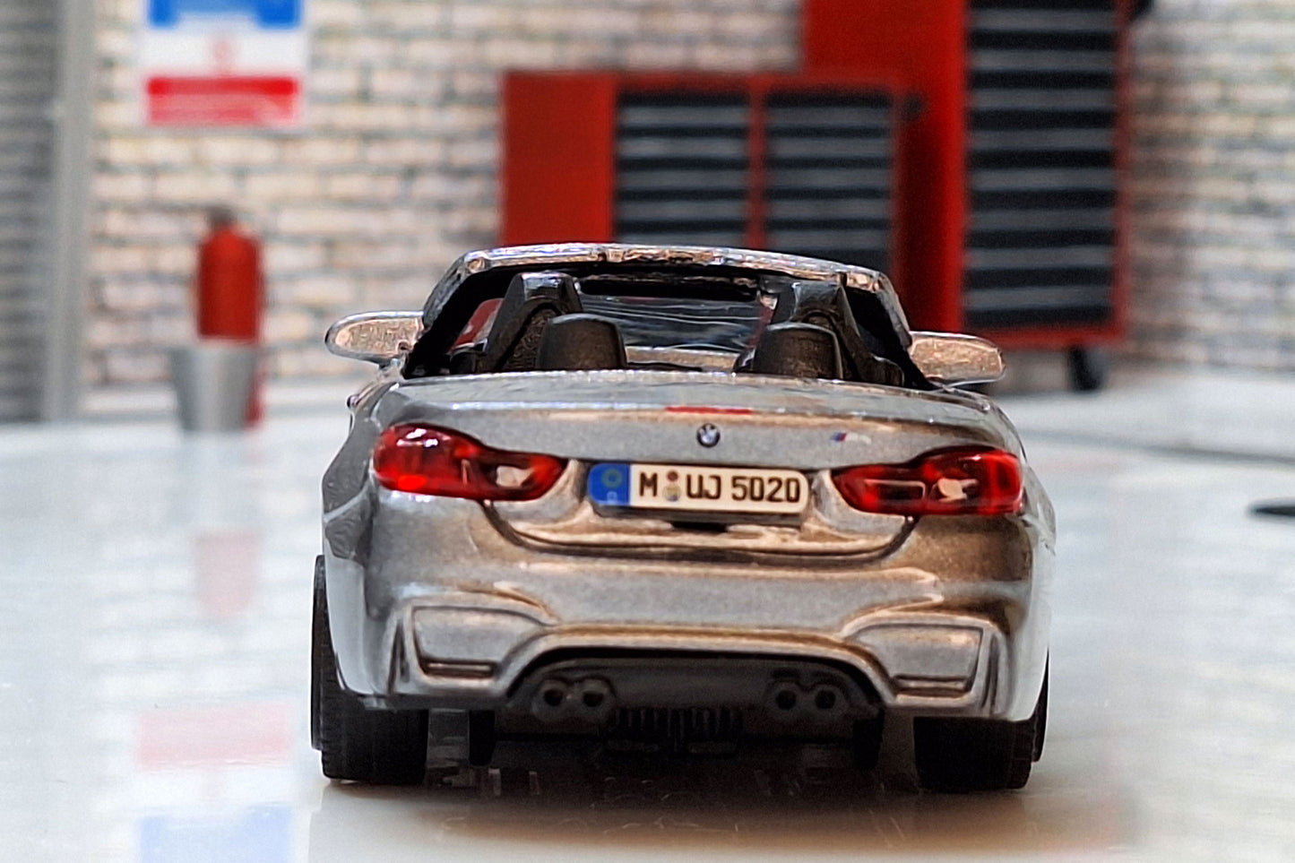 Bmw M4 Cabriolet 2014 - Grey 1:43 Scale Bburago