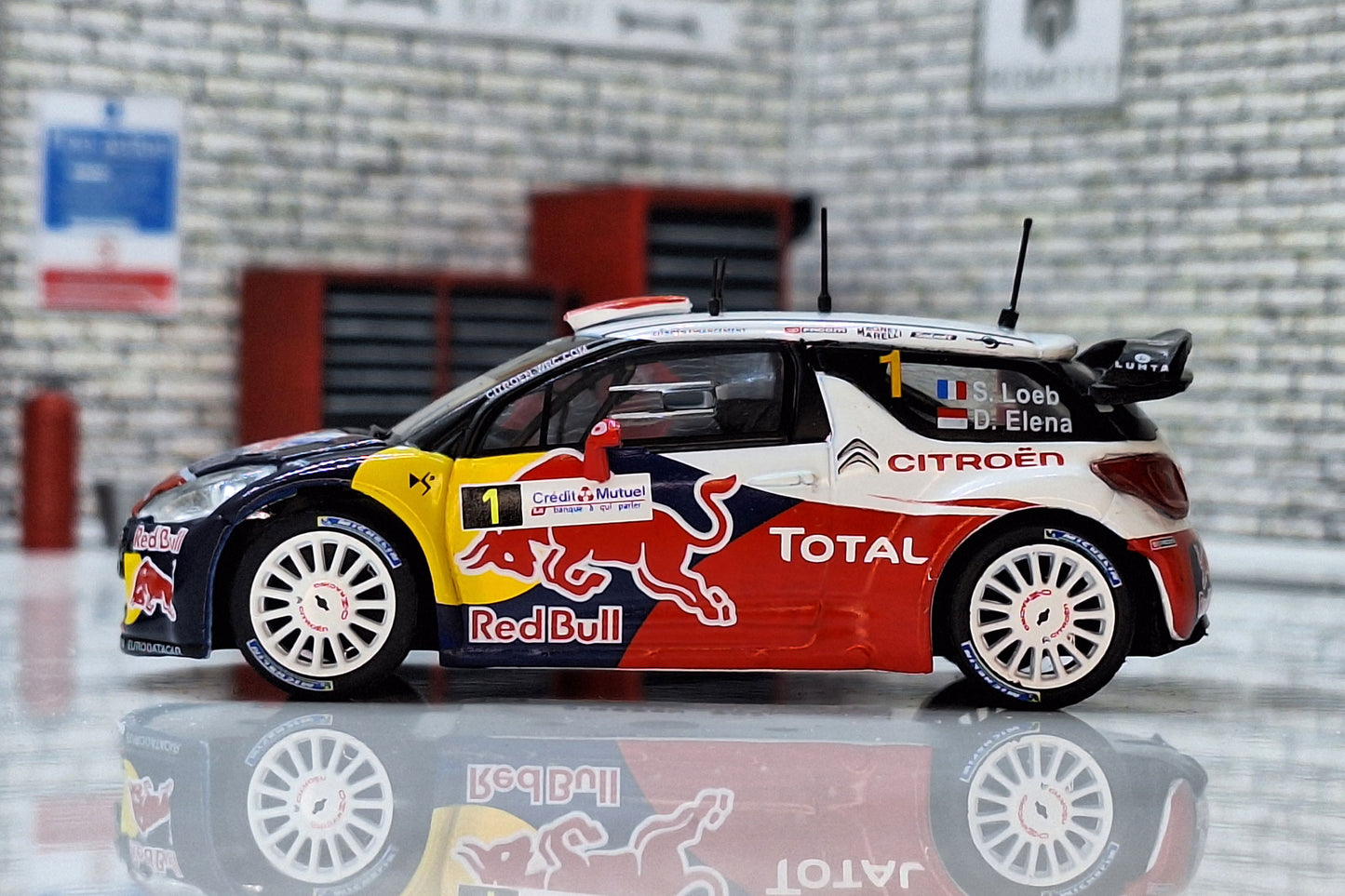 1:43 Scale Model  Citroen DS3 World Rally 2012 Monte Carlo S.Loeb -  IXO