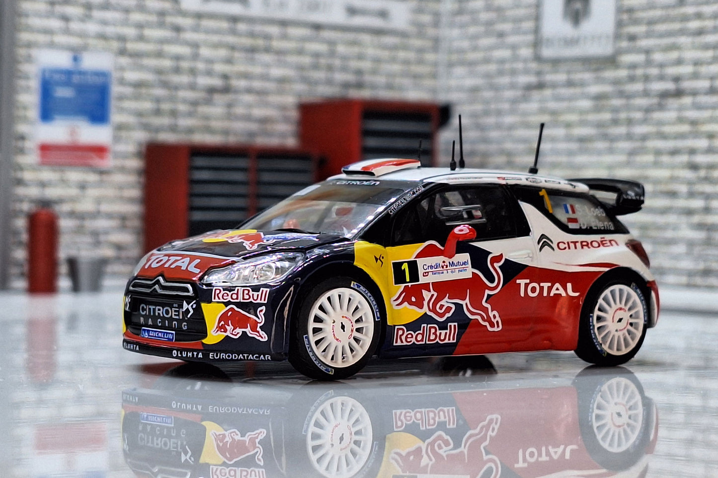 1:43 Scale Model  Citroen DS3 World Rally 2012 Monte Carlo S.Loeb -  IXO