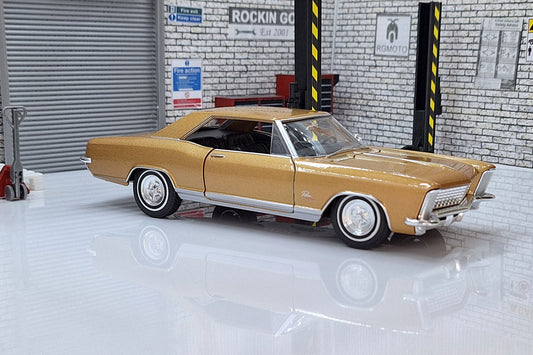 Buick Riviera Grand Sport, gold, 1965 1:24 Scale Car