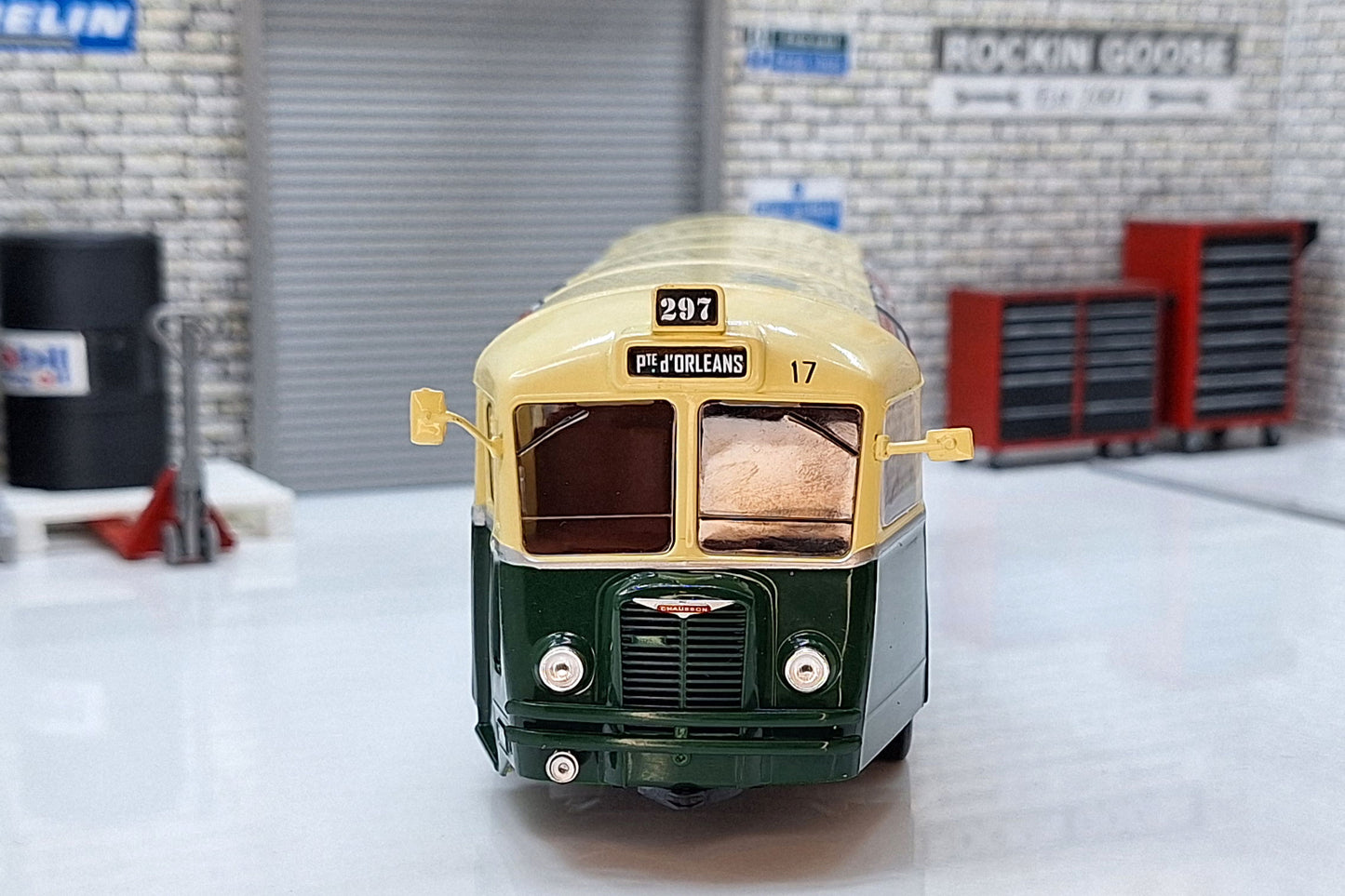 Chausson APH-47 RATP 105 France 1947 1:43 Scale Bus