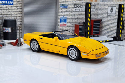 Chevrolet Corvette 1986 Yellow 1:24 Scale