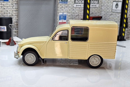 Citroen 2 CV AKS 400 - Beige 1970 1:24 Scale