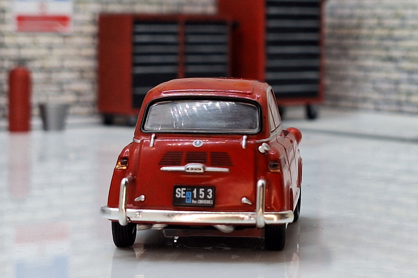 BMW De Carlo 600 Red 1960 1:43 4 Wheel Bubble Car