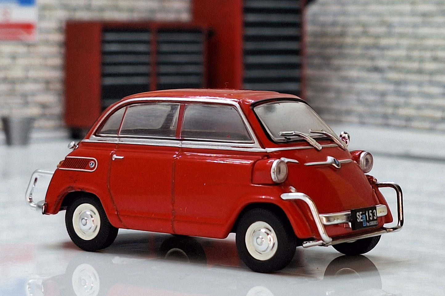 BMW De Carlo 600 Red 1960 1:43 4 Wheel Bubble Car