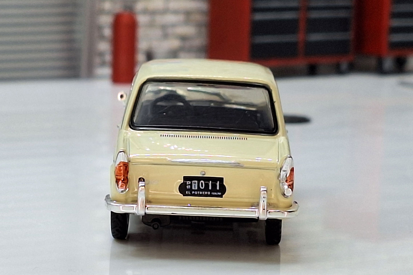 BMW De Carlo 700  1960 1:43 Scale Model