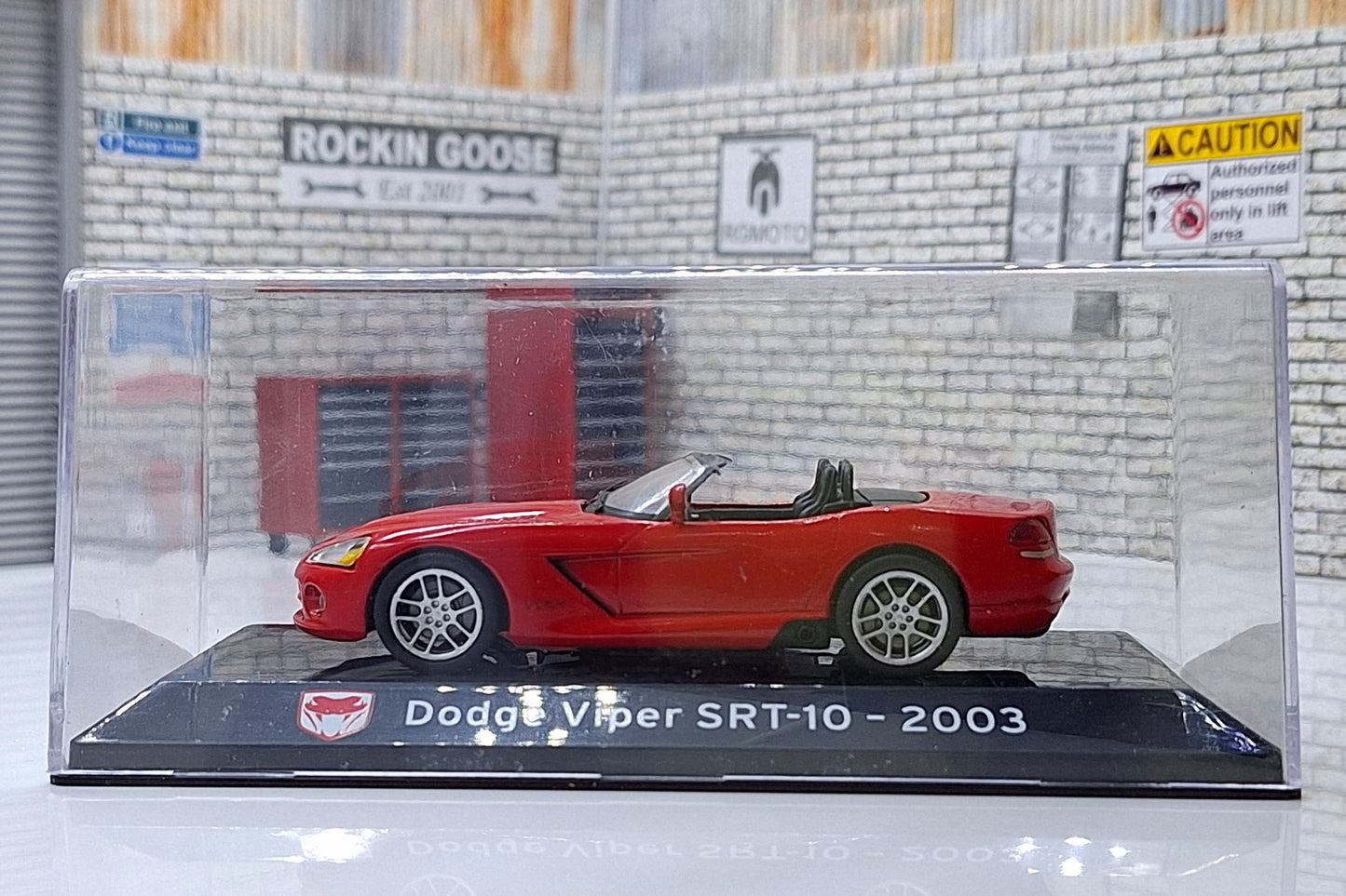 Dodge Viper SRT 10 2003 Cased 1:43 Scale Supercar