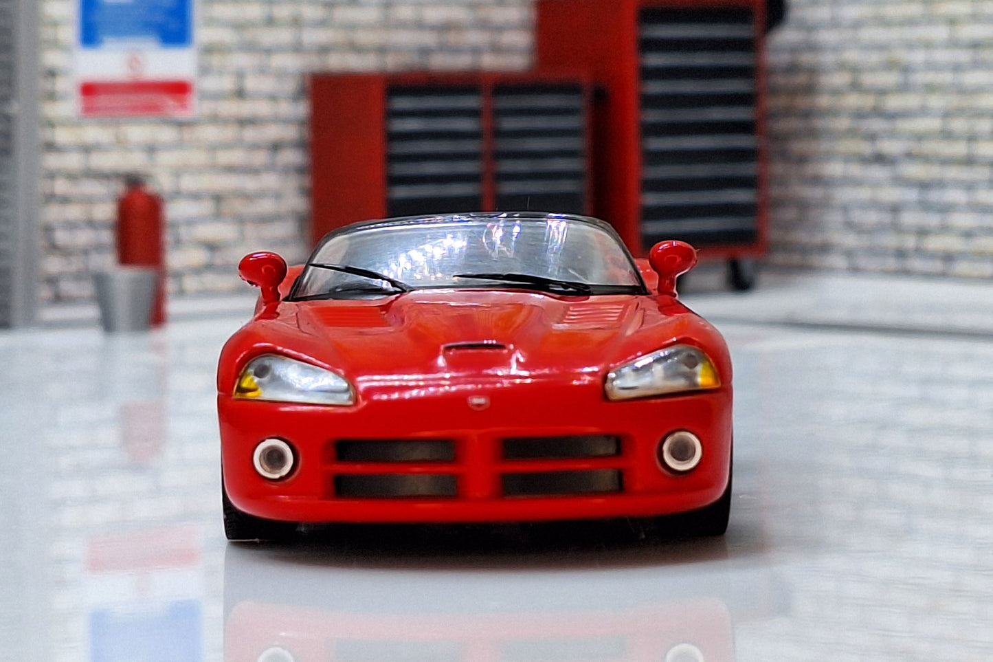 Dodge Viper SRT 10 2003 Cased 1:43 Scale Supercar