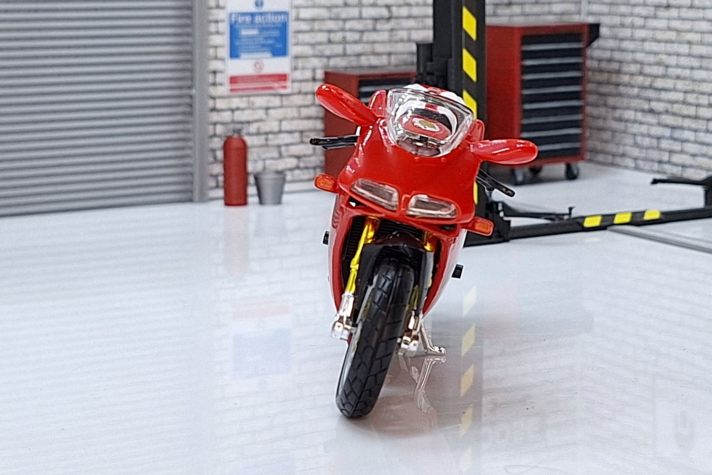 Ducati 998R 1:18 Scale Motorcycle