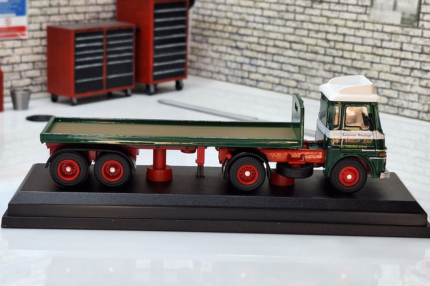 ERF LV Platform Trailer - Lynda Eddie Stobart Truck 1:76 Scale Model