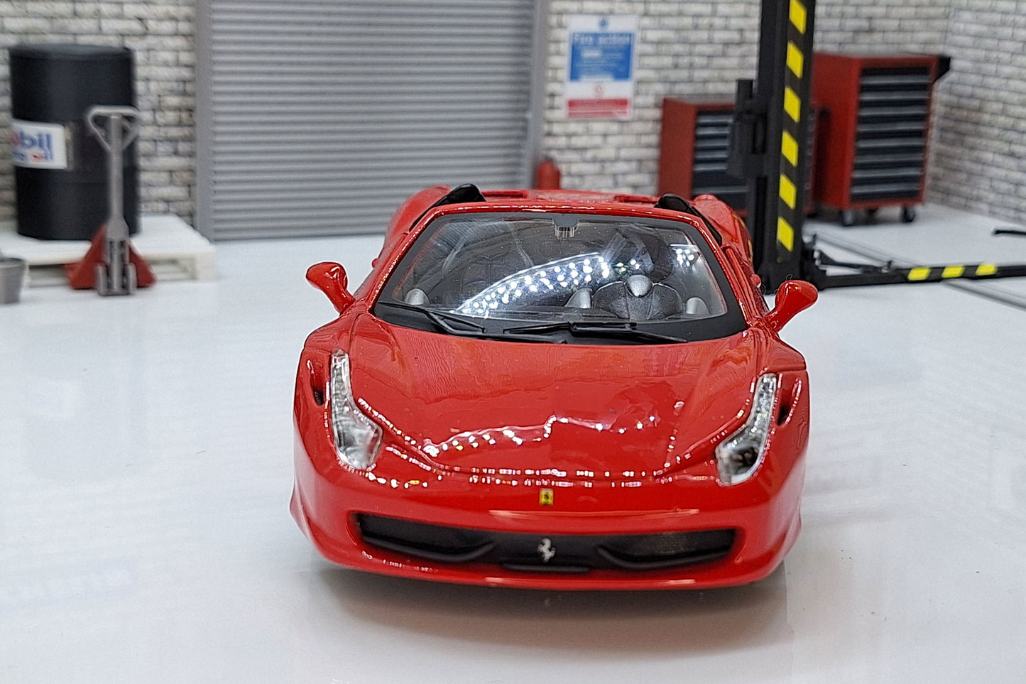 FERRARI 458 SPIDER 1:24 Scale Car Model