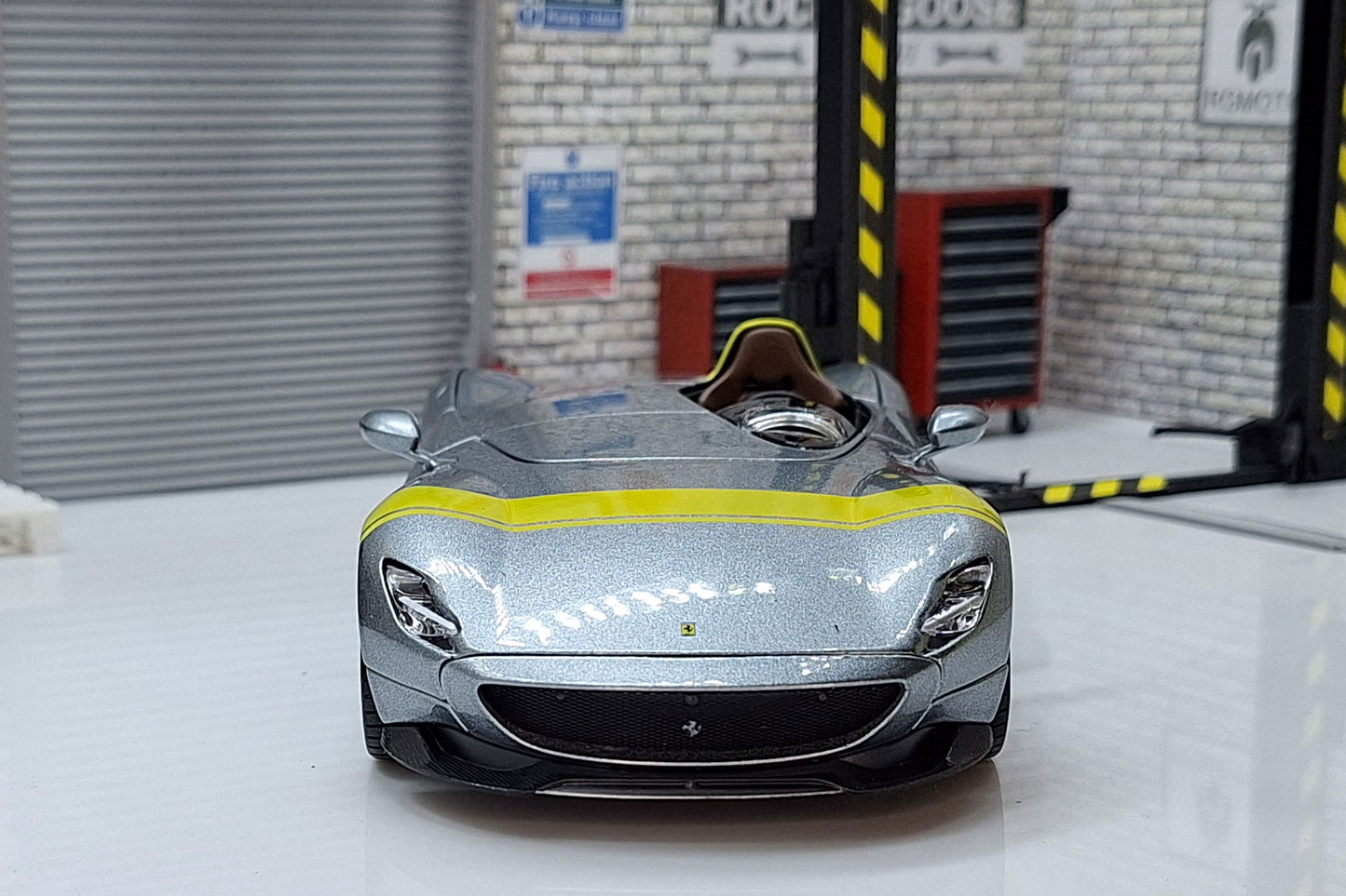 Ferrari  Monza Sp1 1:24 Scale Car Model