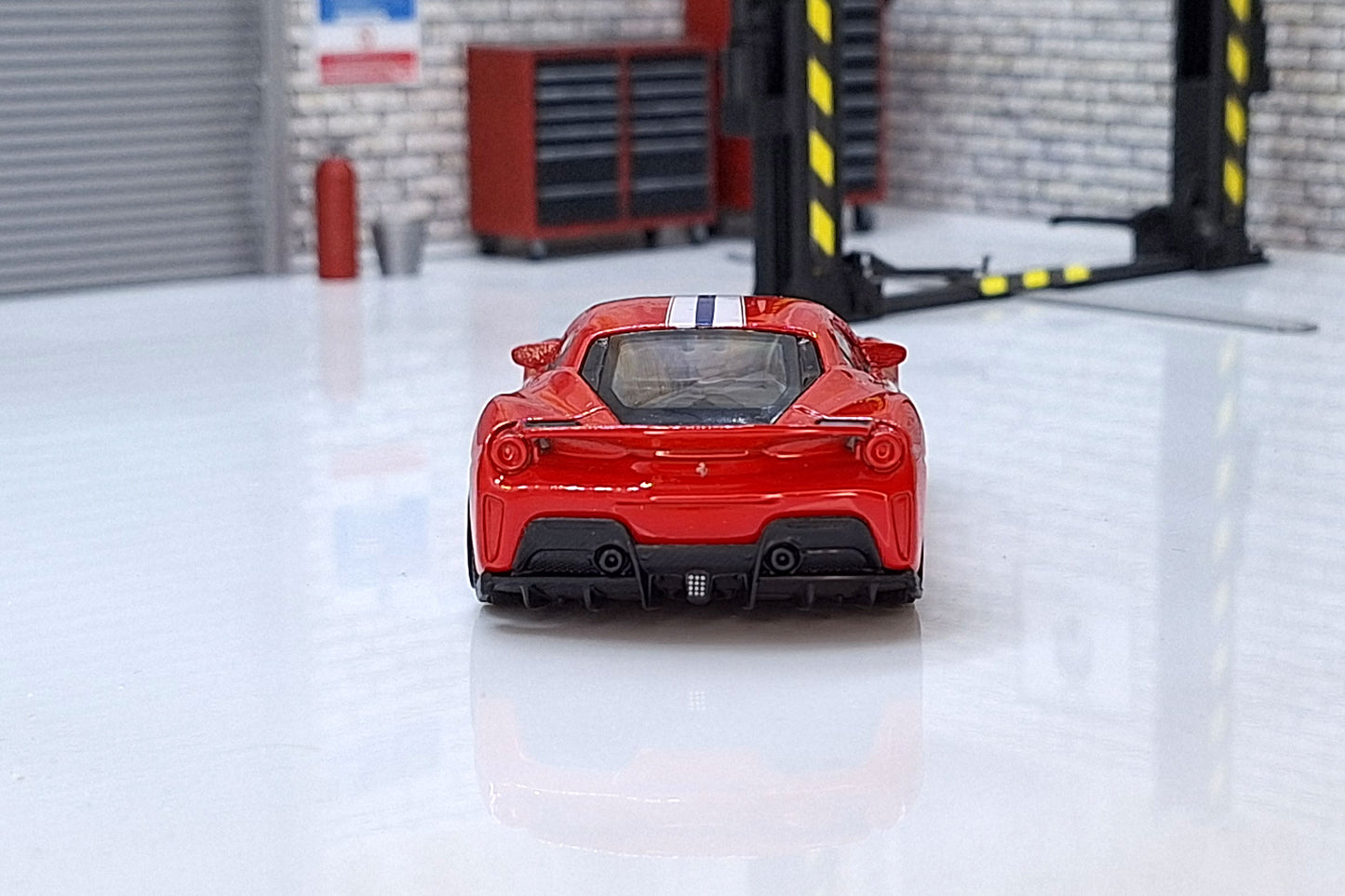 Ferrari 488 Pista Race&Play 1:43 Scale Bburago