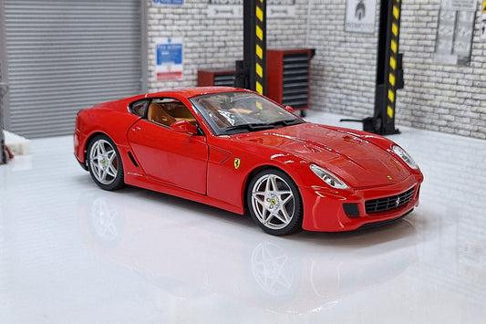 Ferrari 599 GTB Fiorano - 2006 1:24 Scale Car Model in Display Case