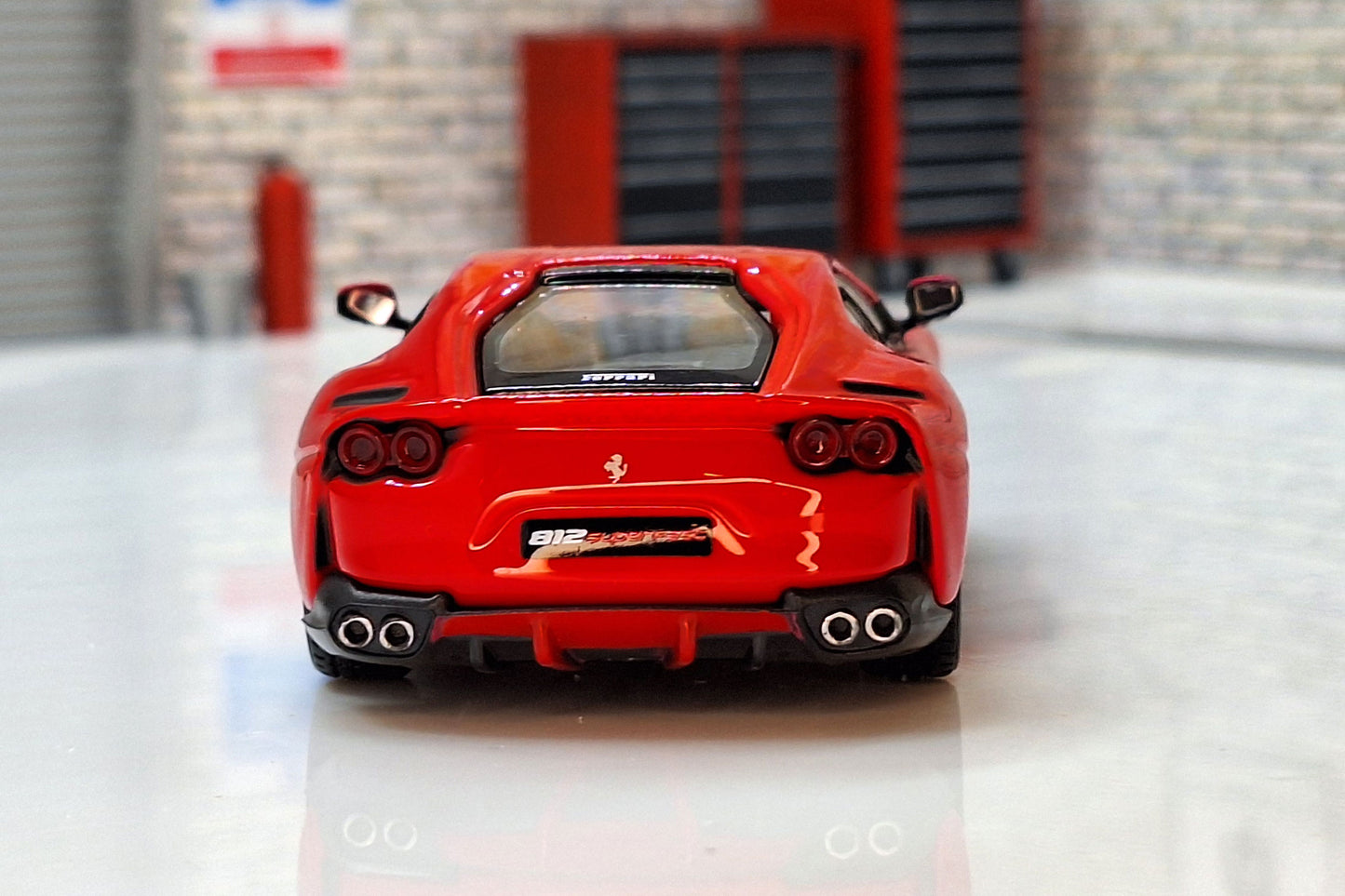 Ferrari 812 Superfast 2017 Cased 1:43 Scale