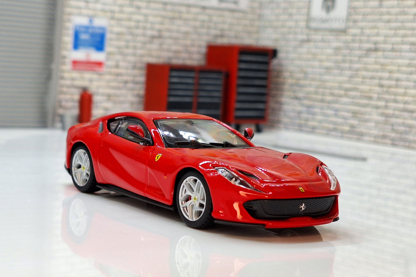 Ferrari 812 Superfast 2017 Cased 1:43 Scale